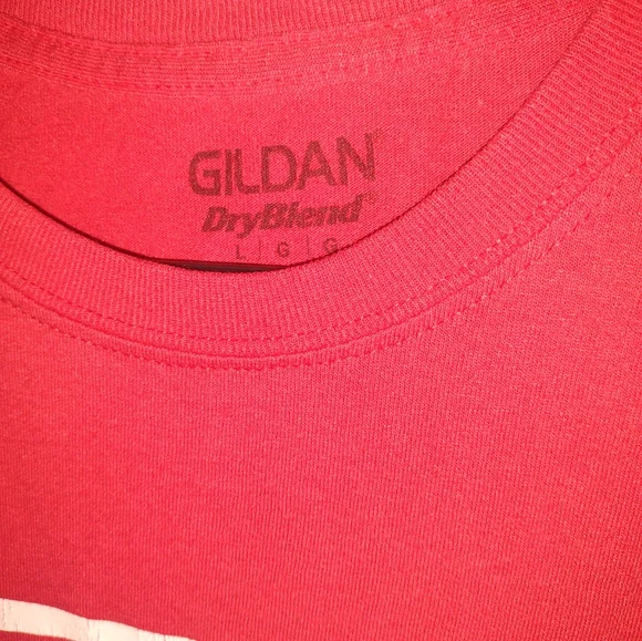 Woman's Red Short Sleeve T shirt Coffeyville Ravens Softball Size Large Gildan - Picture 2 of 3